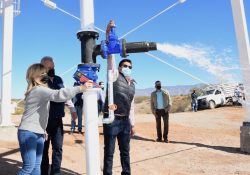 Beneficia Gobernadora con obras y apoyos a familias de Magdalena y Santa Ana