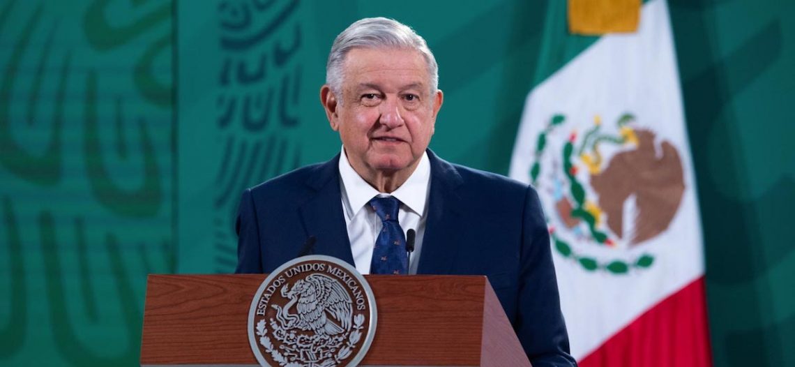 Presidente pide esperar turno de vacunación