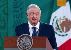 Presidente pide esperar turno de vacunación