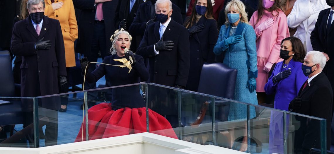 Lady Gaga hace un llamado de paz a los estadounidenses