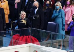 Lady Gaga hace un llamado de paz a los estadounidenses