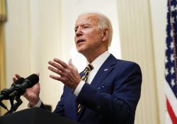 Con decreto, Biden rescata Obamacare