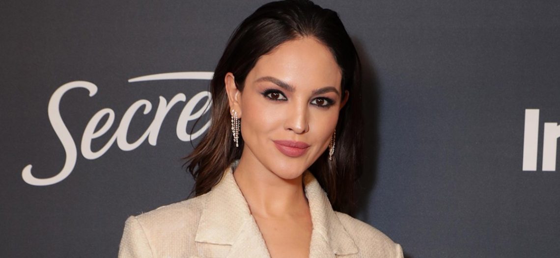 “No se emborrachen y se tatúen”: Eiza González se quita tatuaje