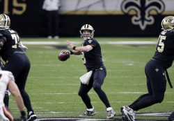 Santos de Drew Brees doman a los Osos en playoffs