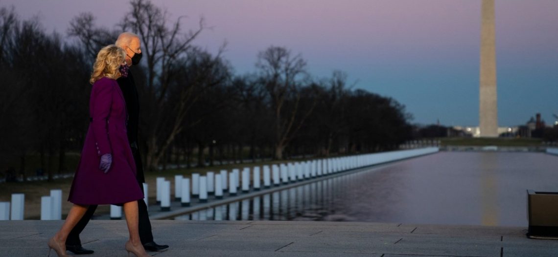 ‘Hemos aprendido que la democracia es preciosa’, dice Biden