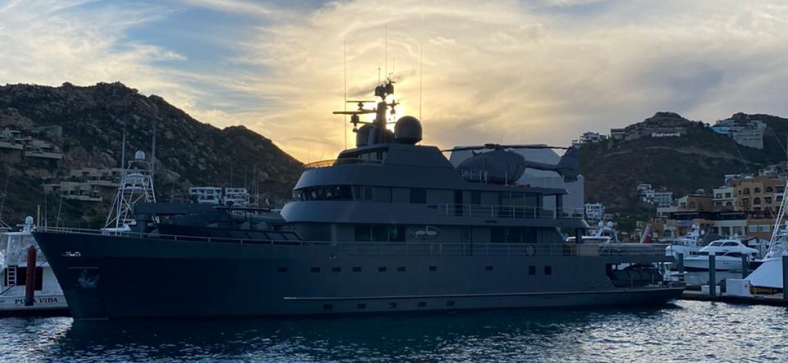 Más turismo de alto nivel en San Carlos: arriba el yate “Plan B”