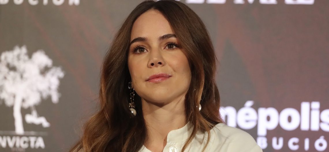 Camila Sodi busca pareja en Tinder y lo presume en redes