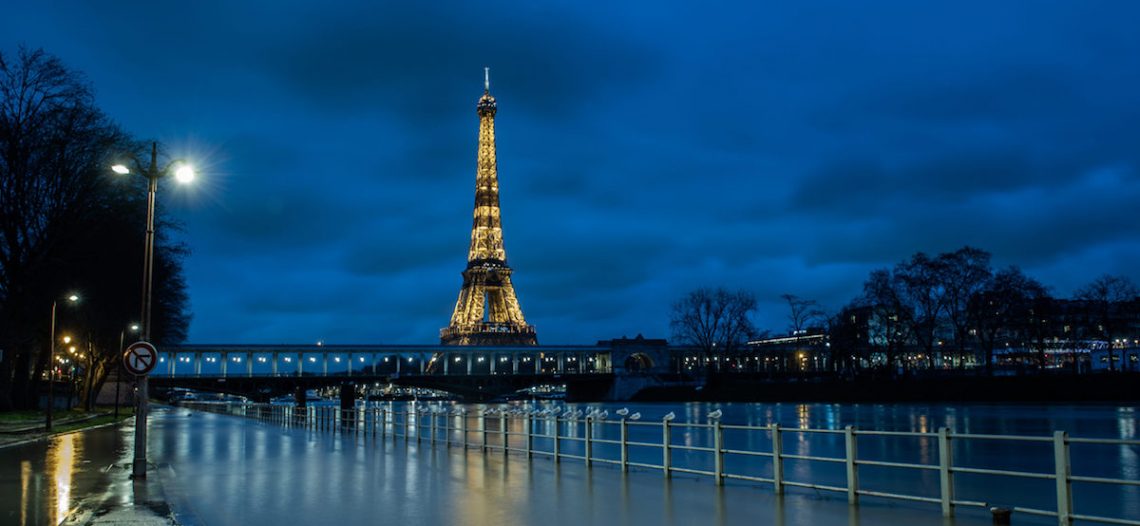La Torre Eiffel se viste de oro de cara a los Olímpicos 2024