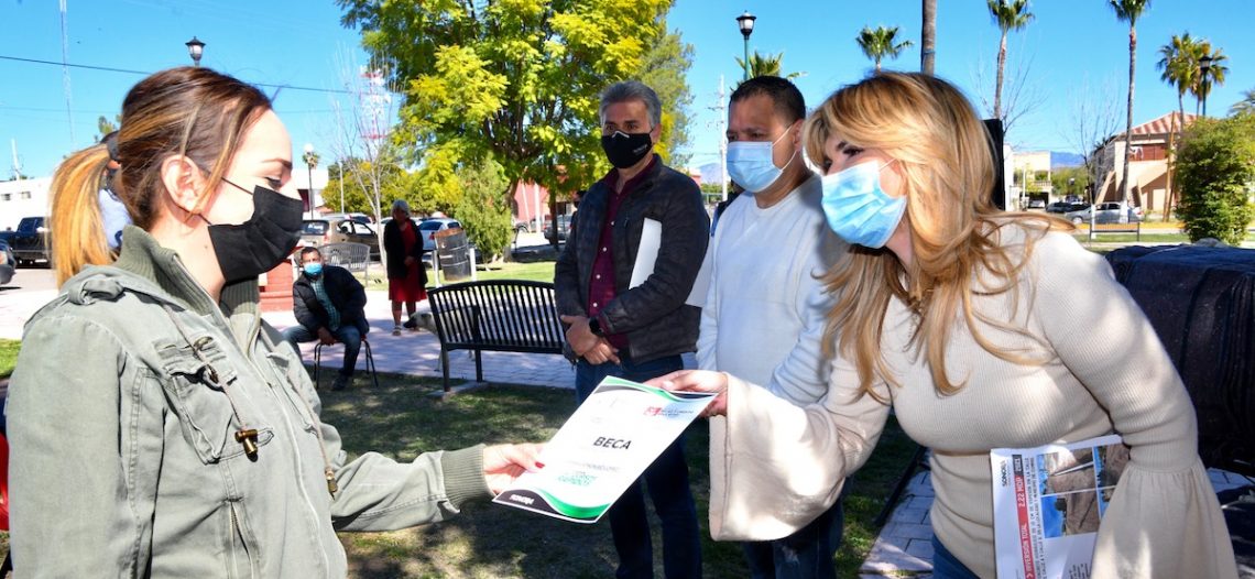 Cumple Gobernadora Pavlovich con habitantes de Fronteras y Cumpas
