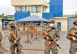 Mueren 62 presos en motines en Ecuador