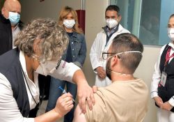 Recibe personal de Isssteson segunda dosis de vacuna contra COVID-19