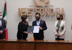 Se registra Ricardo Bours ante el IEE