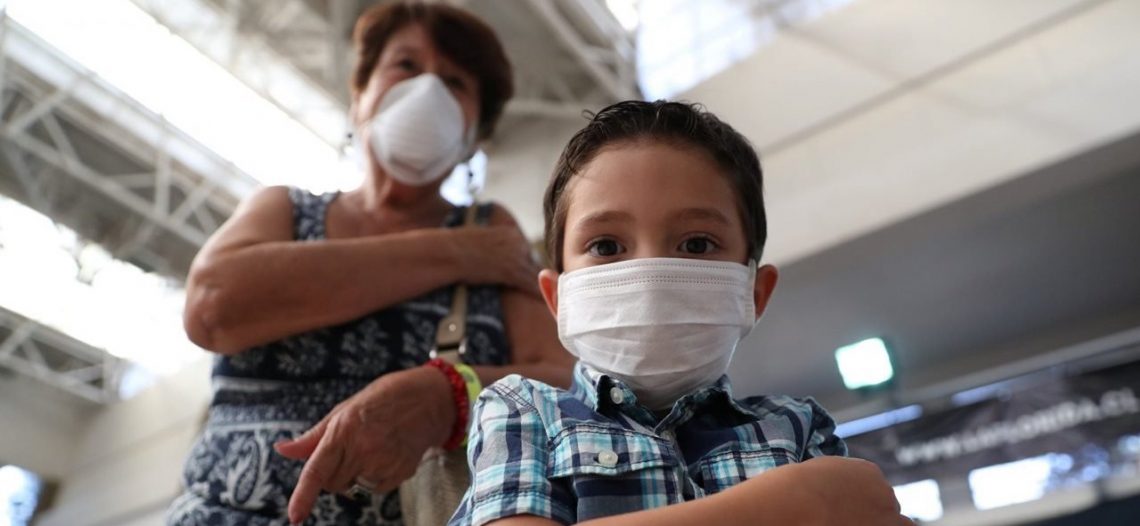 Deben niños usar cubrebocas, recomienda Isssteson