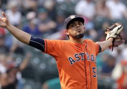 Falta una semana para que empiece la MLB y Roberto Osuna sigue sin equipo