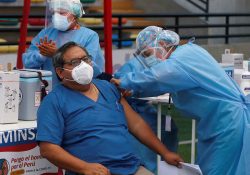 Perú recibe 50 mil dosis de Pfizer contra el covid