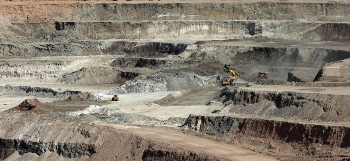 México busca nacionalizar reservas de litio; el mineral se emplea para fabricar equipos electrónicos y baterías