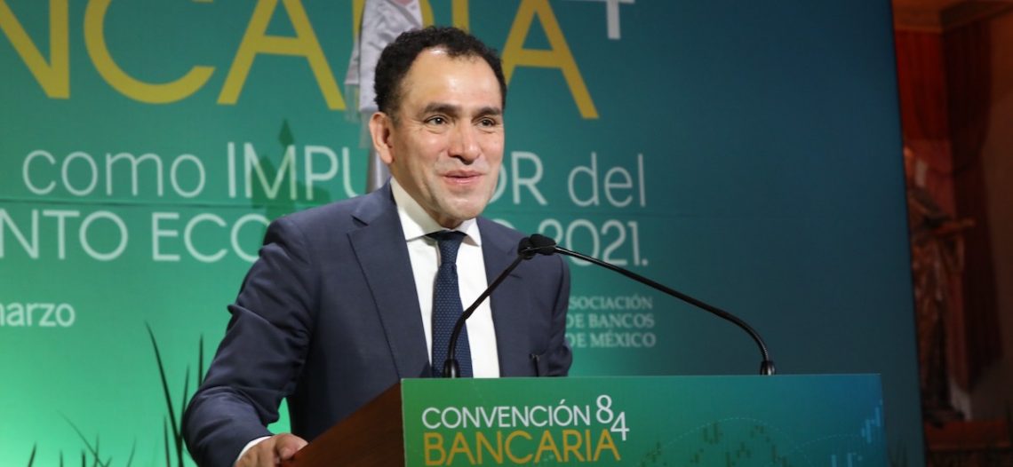 Créditos más baratos; acuerdo entre Hacienda y banqueros
