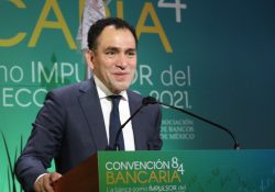 Créditos más baratos; acuerdo entre Hacienda y banqueros