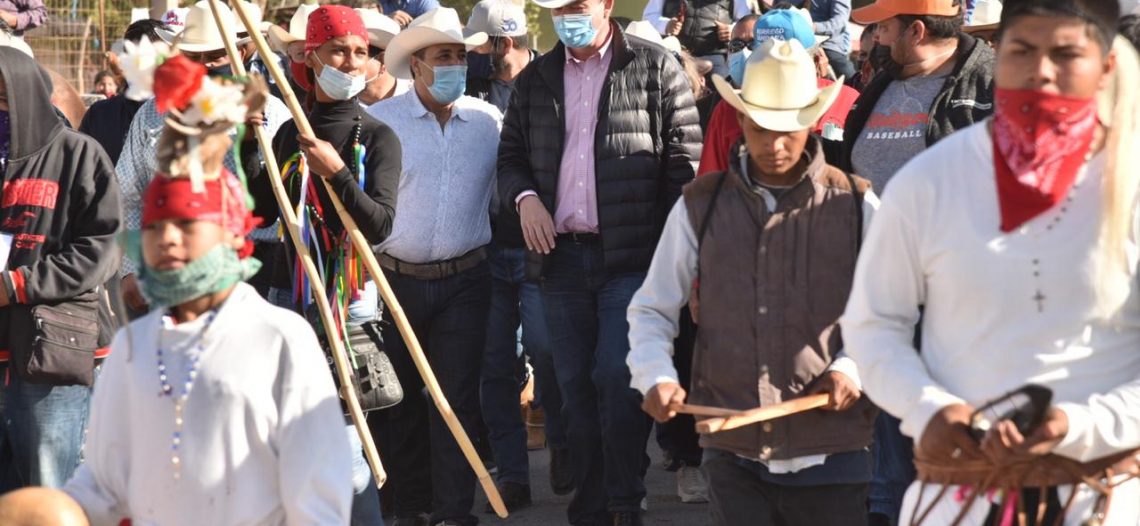 Se reúne el “Borrego” con miembros de la etnia Mayo