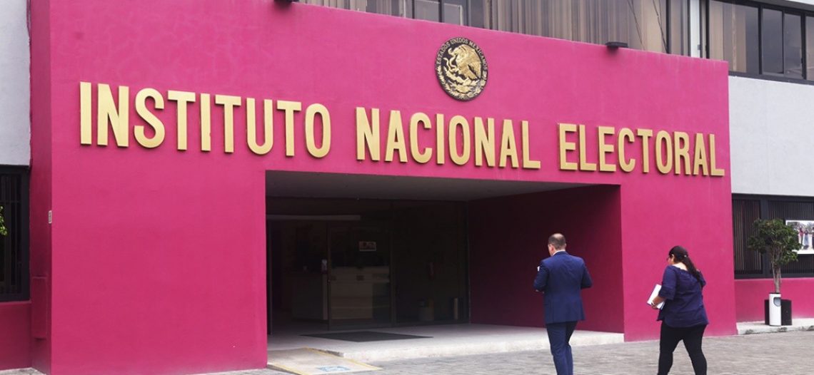 Miles salen en defensa del INE; exigen a partidos respetar reglas