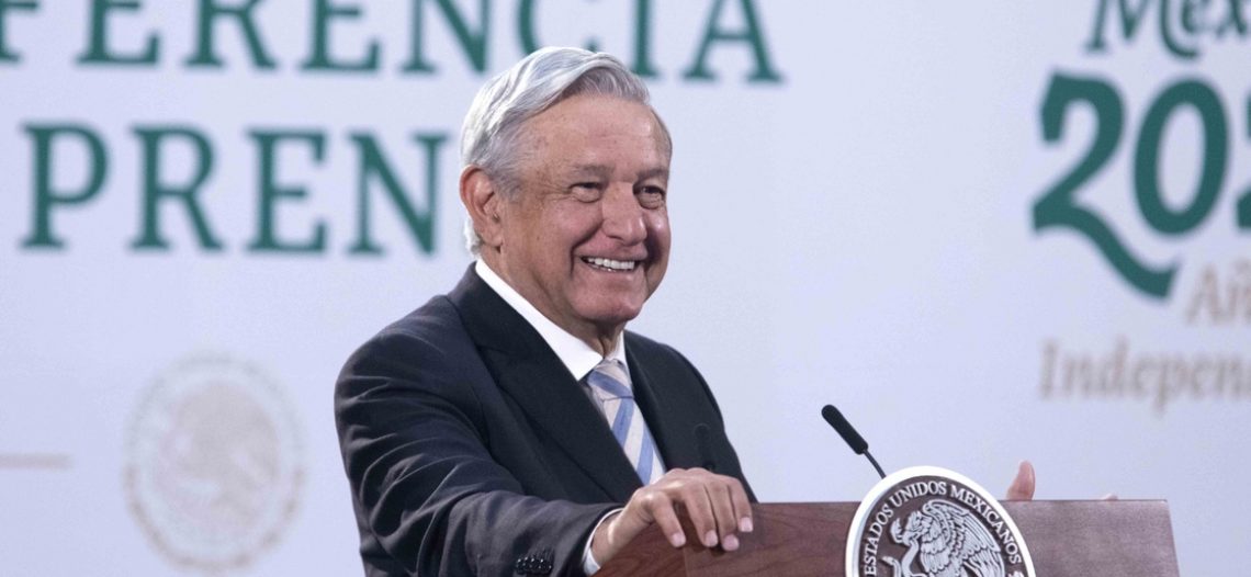 Alistan reforma a Carta Magna por ley eléctrica; López Obrador adelanta acciones