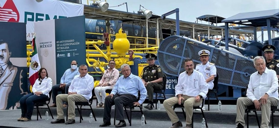 Destaca AMLO acciones para rescatar la industria de los hidrocarburos, al conmemorar la expropiación petrolera