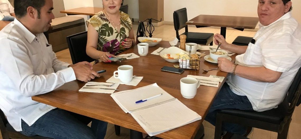 Directivos panistas que renunciaron al PAN ahora se suman a Morena