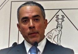 Piden investigar a ex procurador Carlos Navarro Sugich