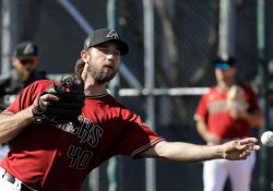 Bumgarner lanza joya de pitcheo sin registro oficial
