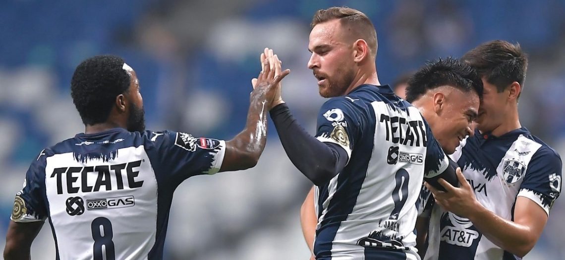 Monterrey celebra con victoria el regreso de su afición al estadio