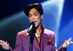 Lanzan en julio álbum inédito de Prince