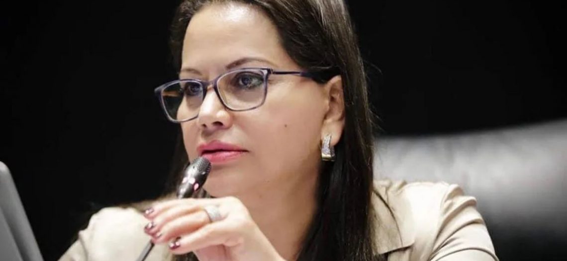 A AMLO le interesan Nuevo León y Jalisco, dice senadora morenista
