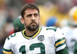 Aaron Rodgers no se presenta a entrenar con Green Bay