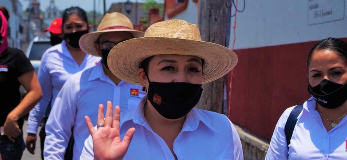 Disparan contra candidata de Morena-PT a la alcaldía en Michoacán; detiene su campaña