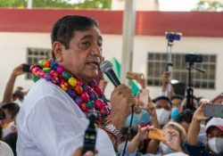 Ex gobernador critica a Félix Salgado; le revira acusándolo de desaparecer a 43 estudiantes