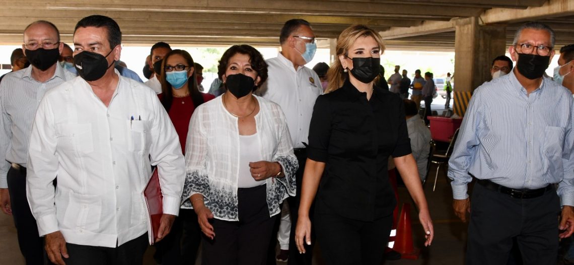 Concluye con éxito vacunación de personal educativo; Gobernadora Pavlovich y titular de la SEP, Delfina Gómez, supervisaron sedes