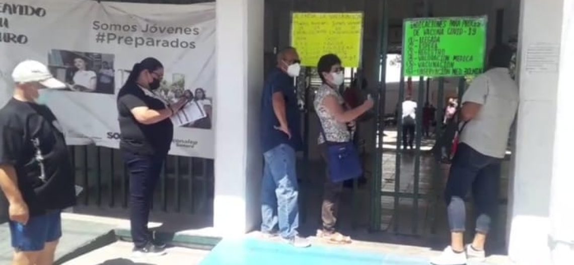 Transcurre en orden aplicación de vacunas en Guaymas.