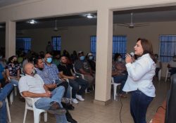 Se reúne Karla Córdova con trabajadores del Ayuntamiento de Guaymas.