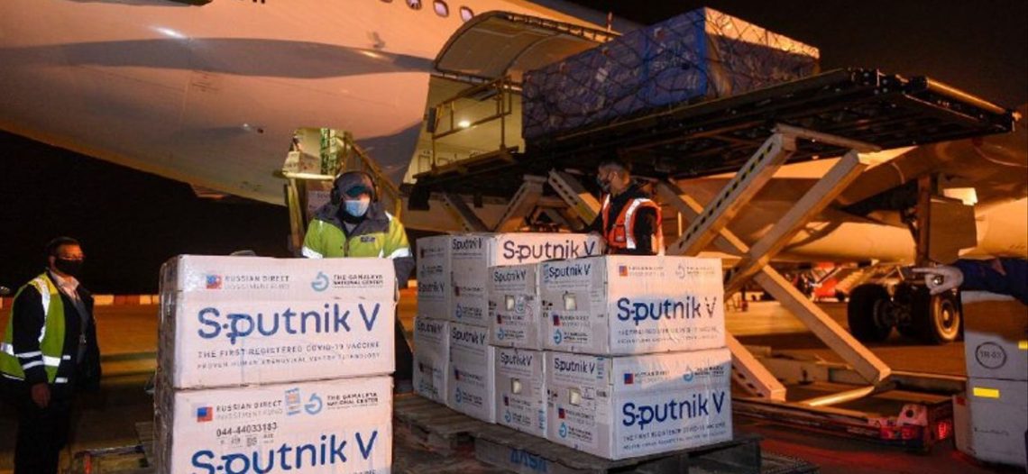 A finales de junio comenzará envasado de vacuna Sputnik en México