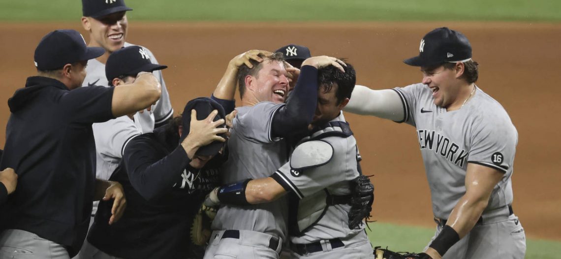 Revancha de Kluber, lanza sin hit ni carrera