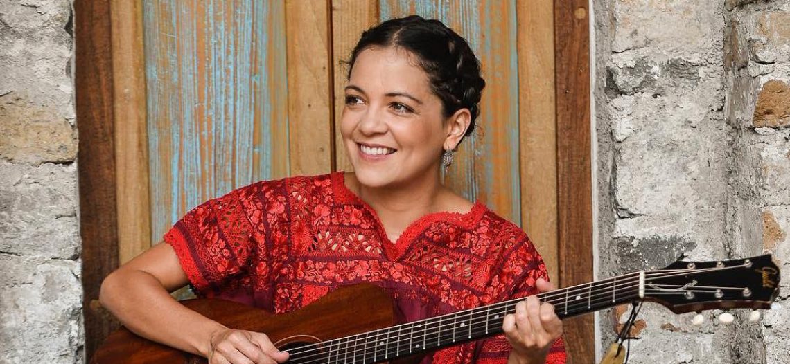 Natalia Lafourcade y la fuerza de la comunidad
