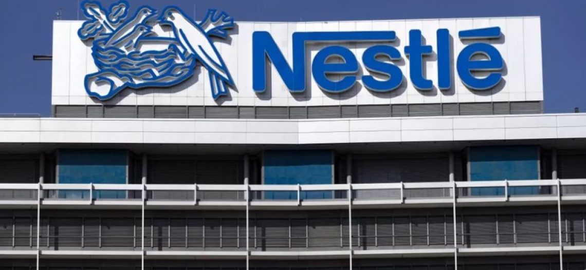 Admite Nestlé: más del 60% de productos no son saludables