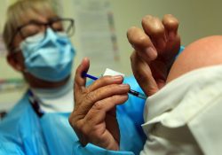 Inicia registro para vacuna contra covid-19 en personas de 30 a 39 años