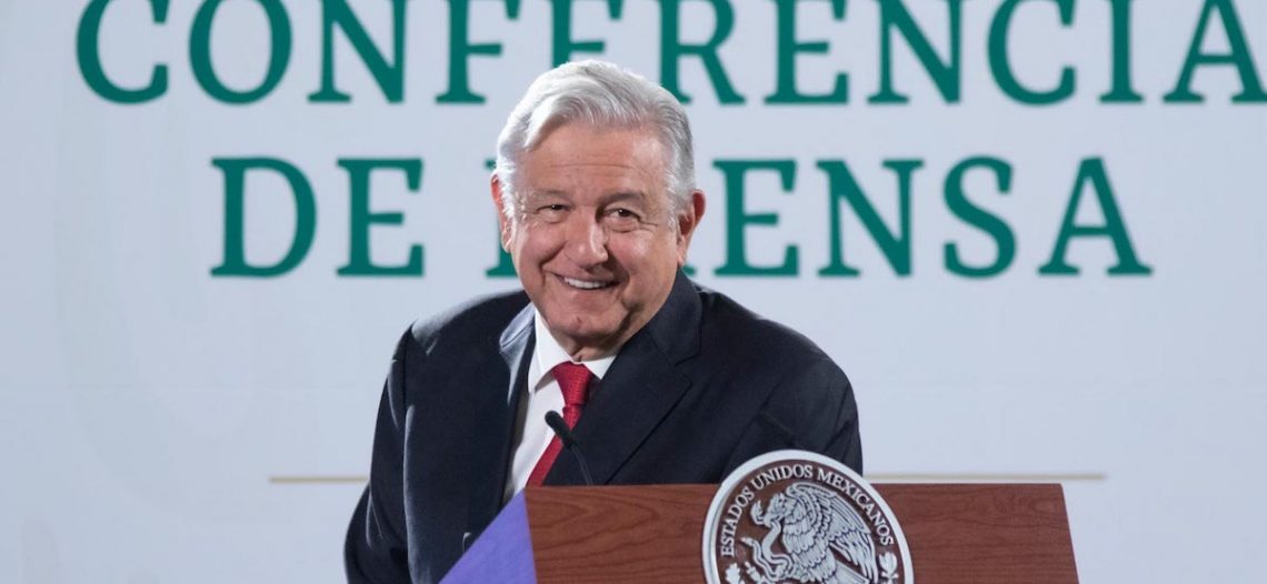 Tras reunión con Durazo, López Obrador dice que recibirá a los gobernadores electos