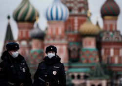 Aplica Rusia más restricciones; Moscú y San Petersburgo con récord de muertes