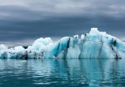 Hielo ártico se derrite dos veces más rápido de lo previsto, alerta estudio