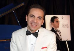 Cristian Castro revela que es autista