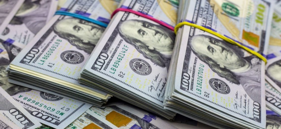 Cuba suspende depósitos en efectivo en dólares en su sistema bancario