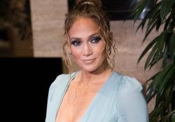 Jennifer López firmó contrato millonario con Netflix