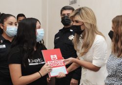 Entrega gobernadora Pavlovich becas a hijas e hijos de Policías Estatales